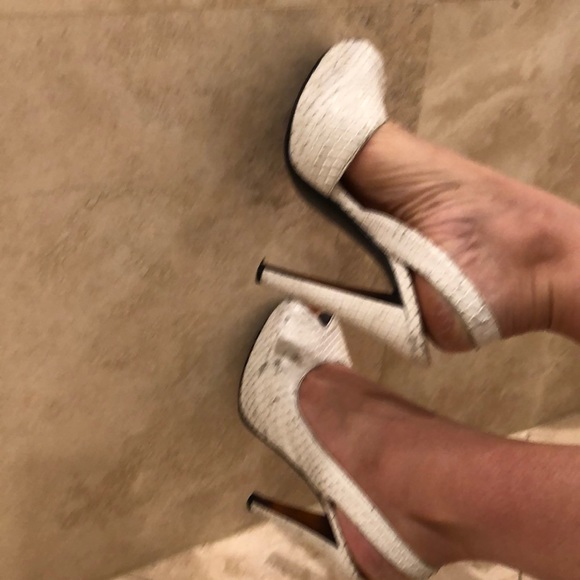 Report Signature Leather Heels - Picture 3 of 7